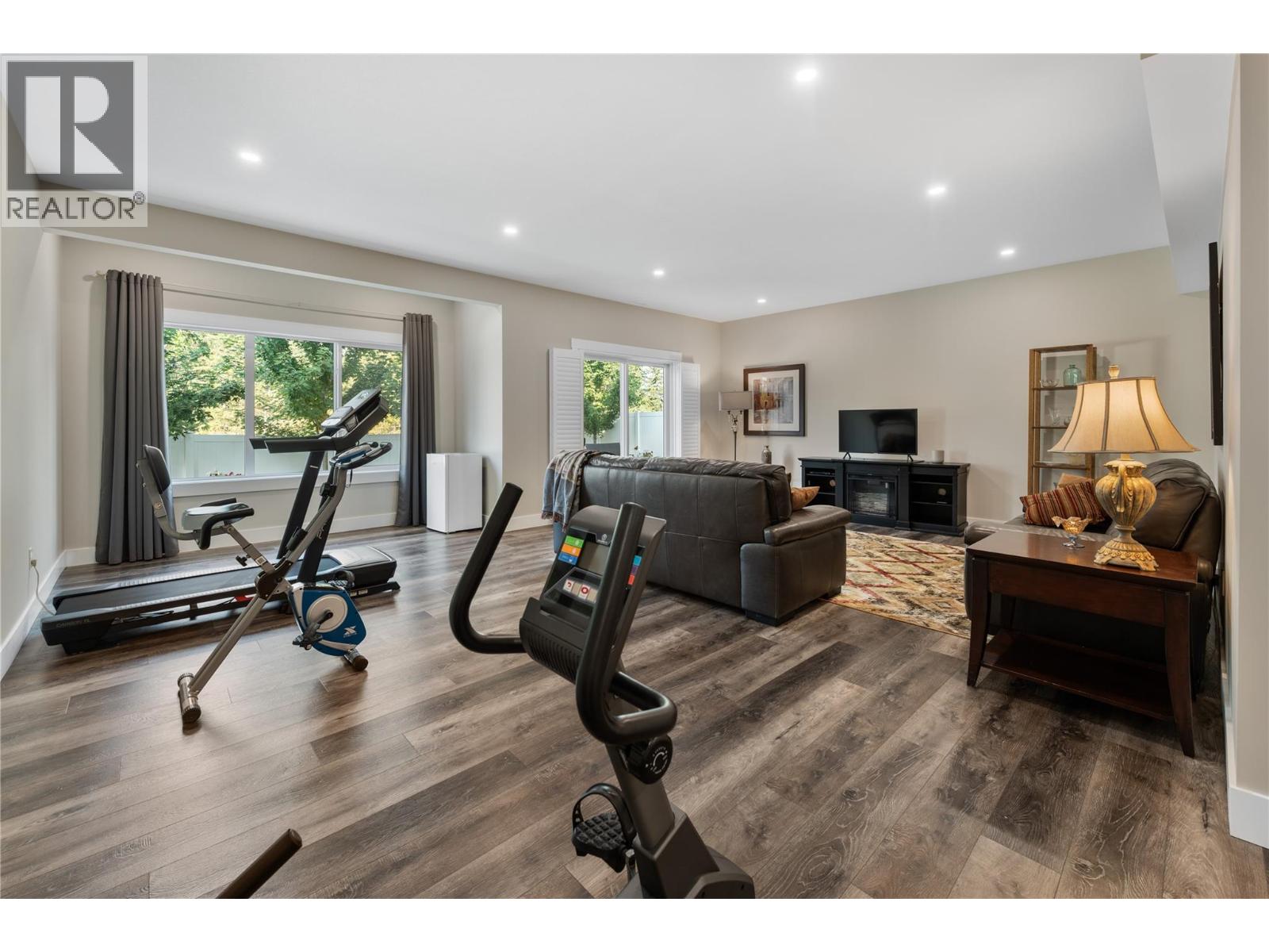 #12 3820 20th Street NE - 27