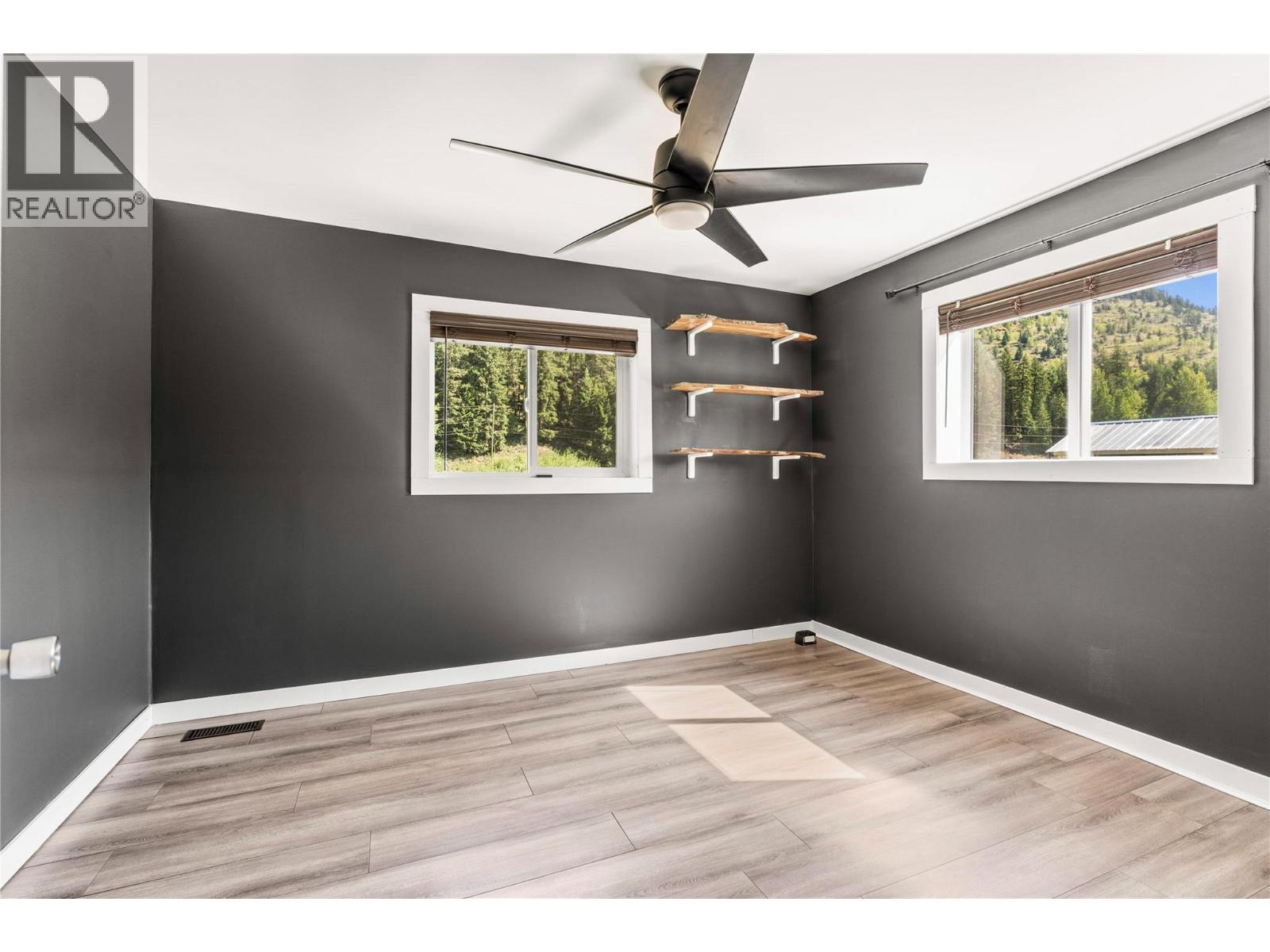 1370 Creighton Valley Road - 29