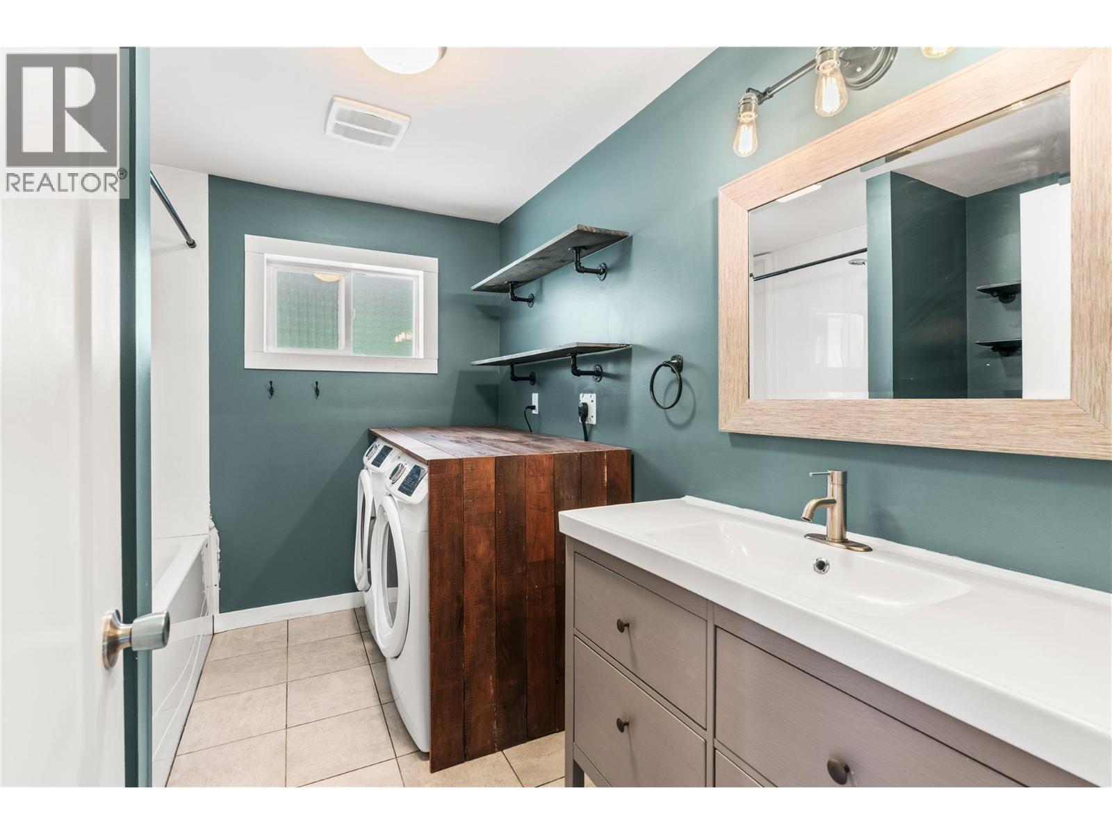 1370 Creighton Valley Road - 25
