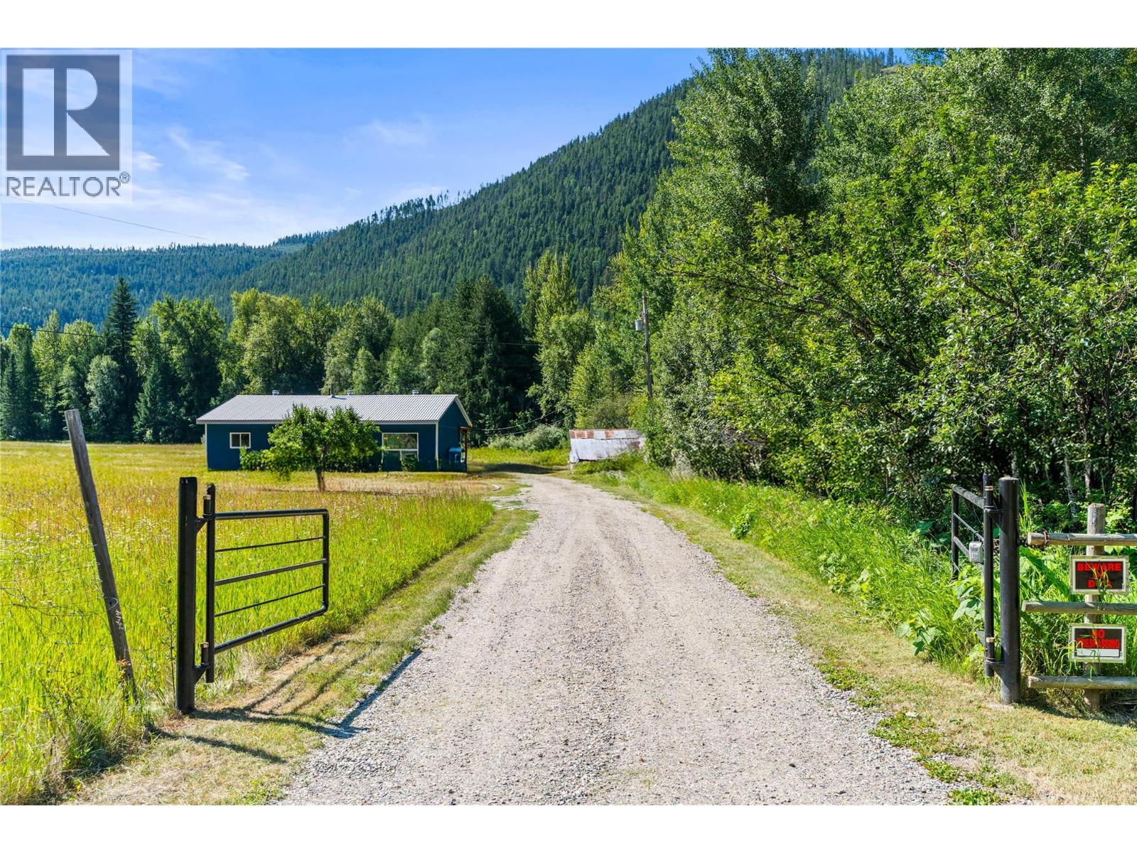 1370 Creighton Valley Road - 35