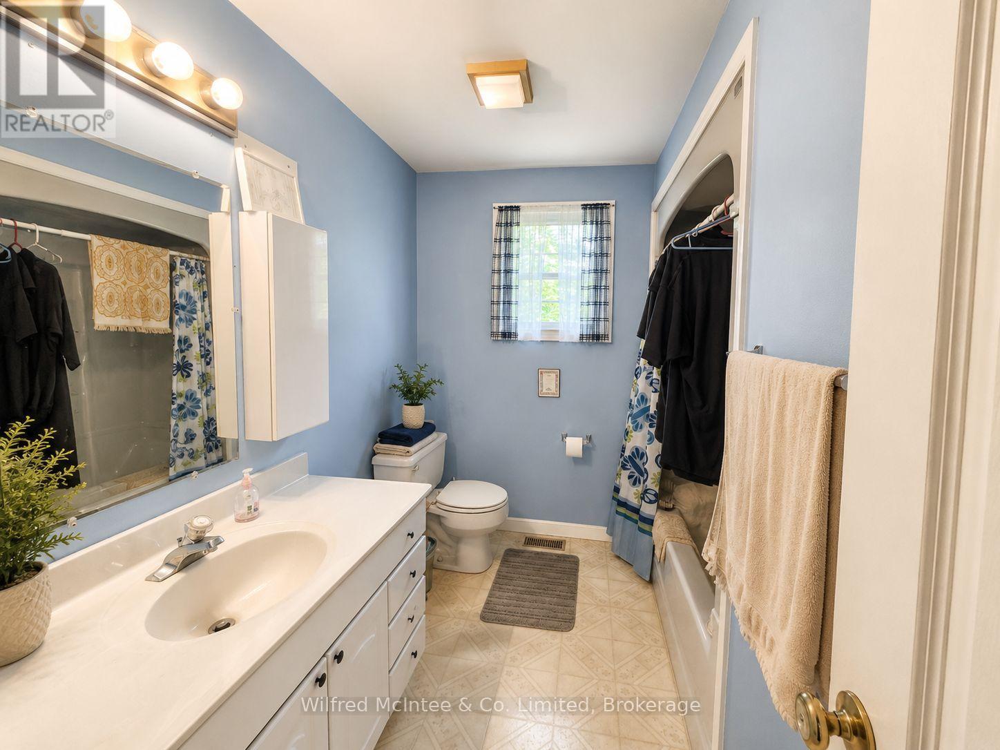359 BURGESS STREET - 14