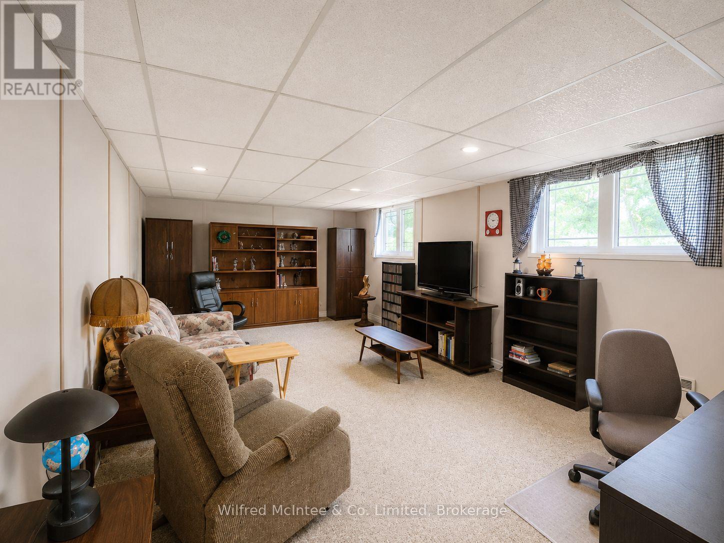 359 BURGESS STREET - 16
