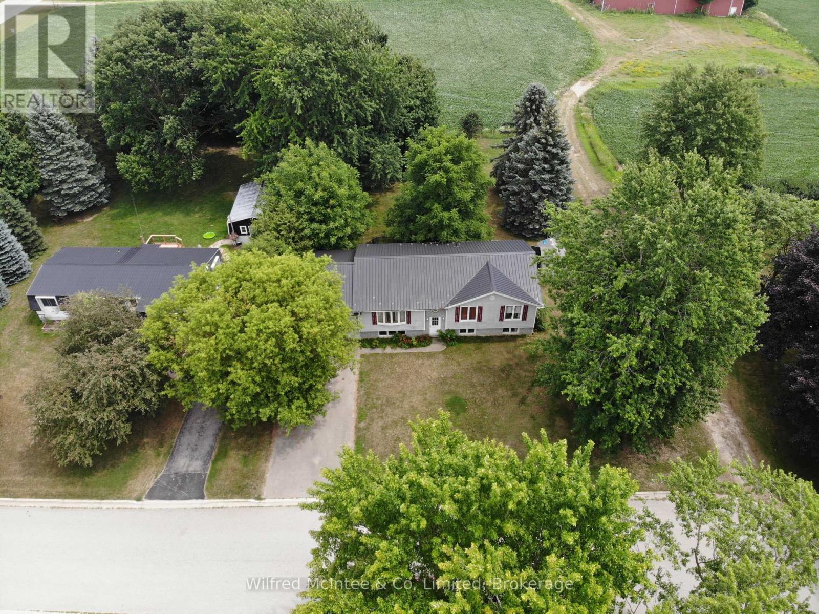 359 BURGESS STREET - 23