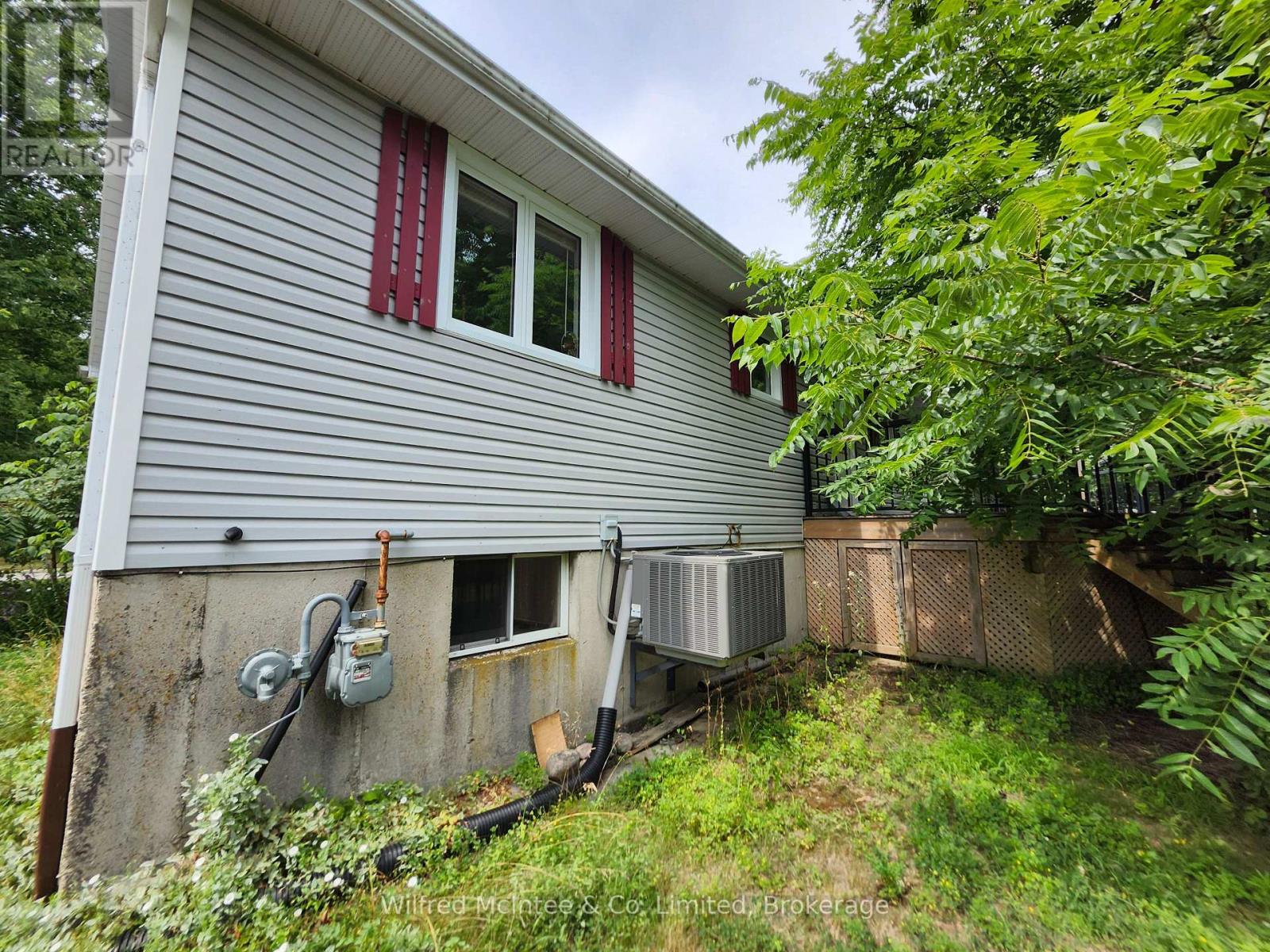 359 BURGESS STREET - 25