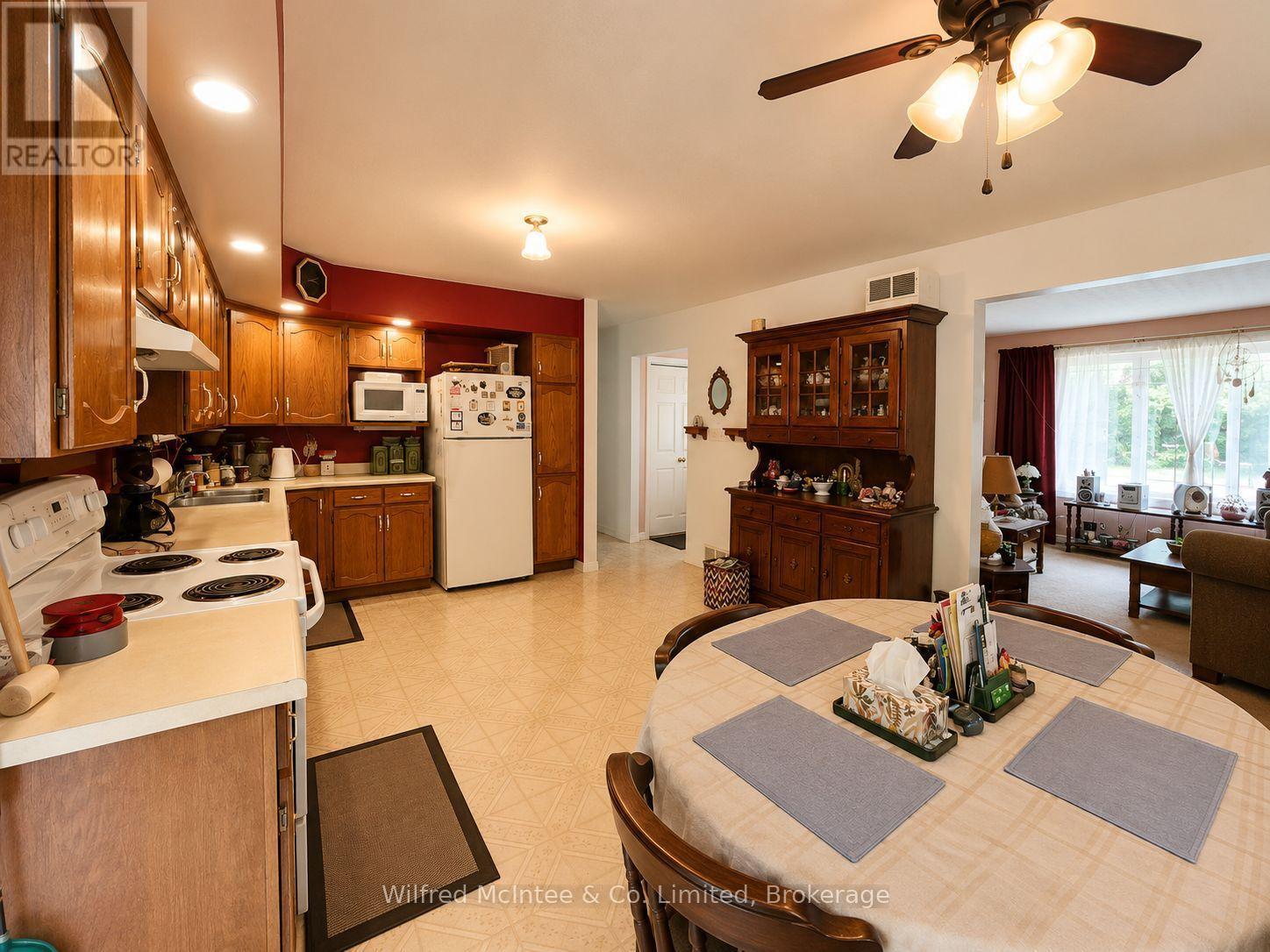 359 BURGESS STREET - 4