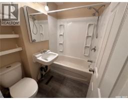 3pc Bathroom - 1106 10th Avenue E, Regina, SK S4N0J2 Photo 7