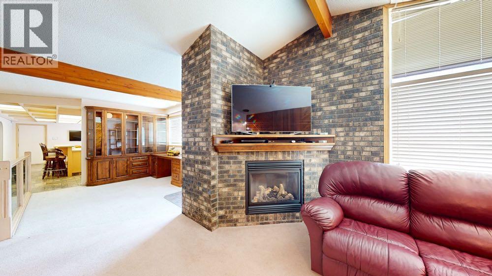 209 2 Avenue - 10