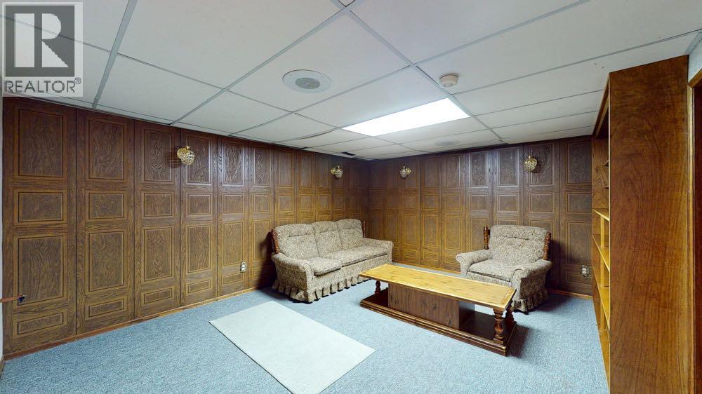 209 2 Avenue - Image 23