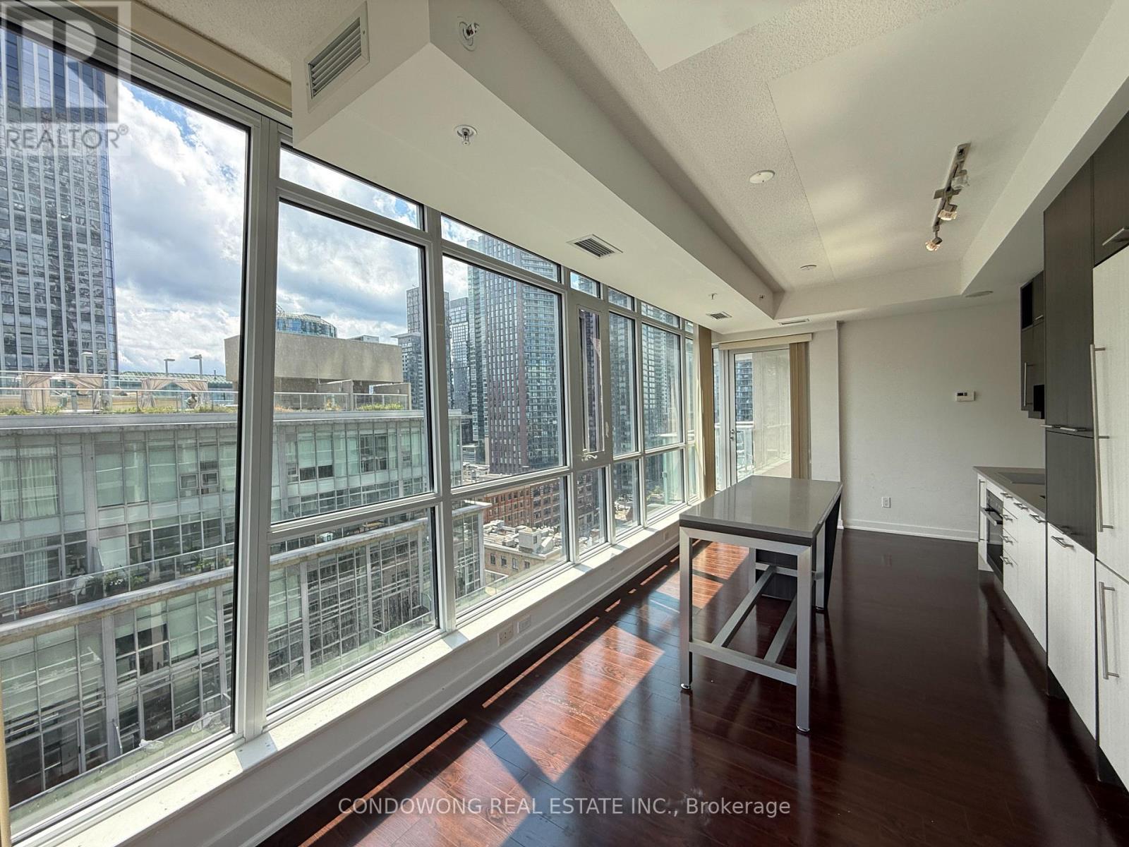 Enjoy Stunning Views!