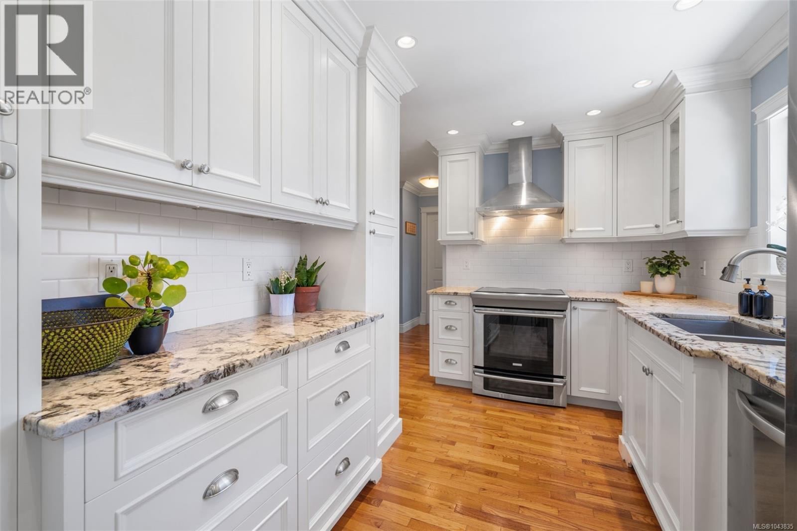 4147 Hawkes Ave - 6