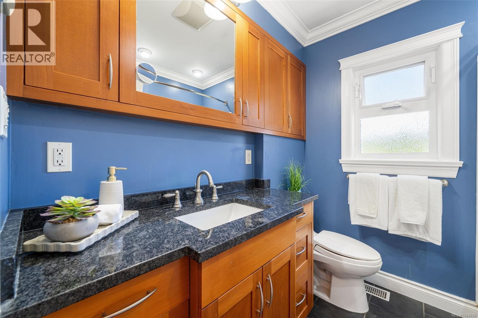 4147 Hawkes Ave - 9