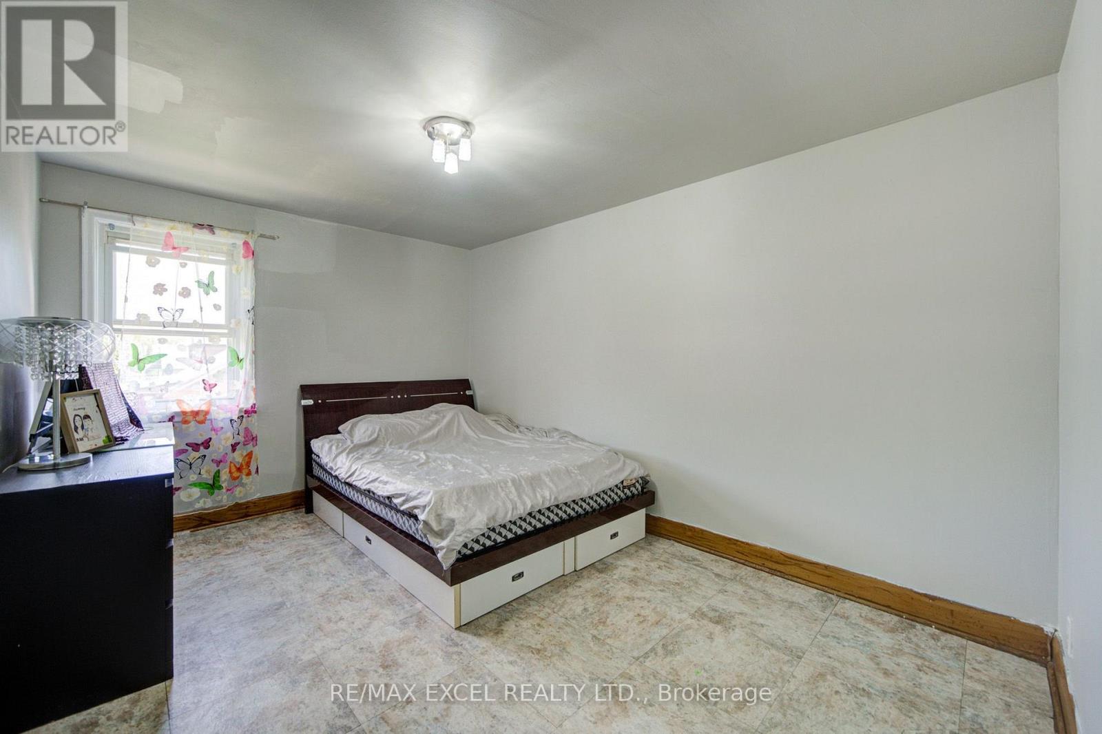39 KILMARNOCK AVENUE - Image 17