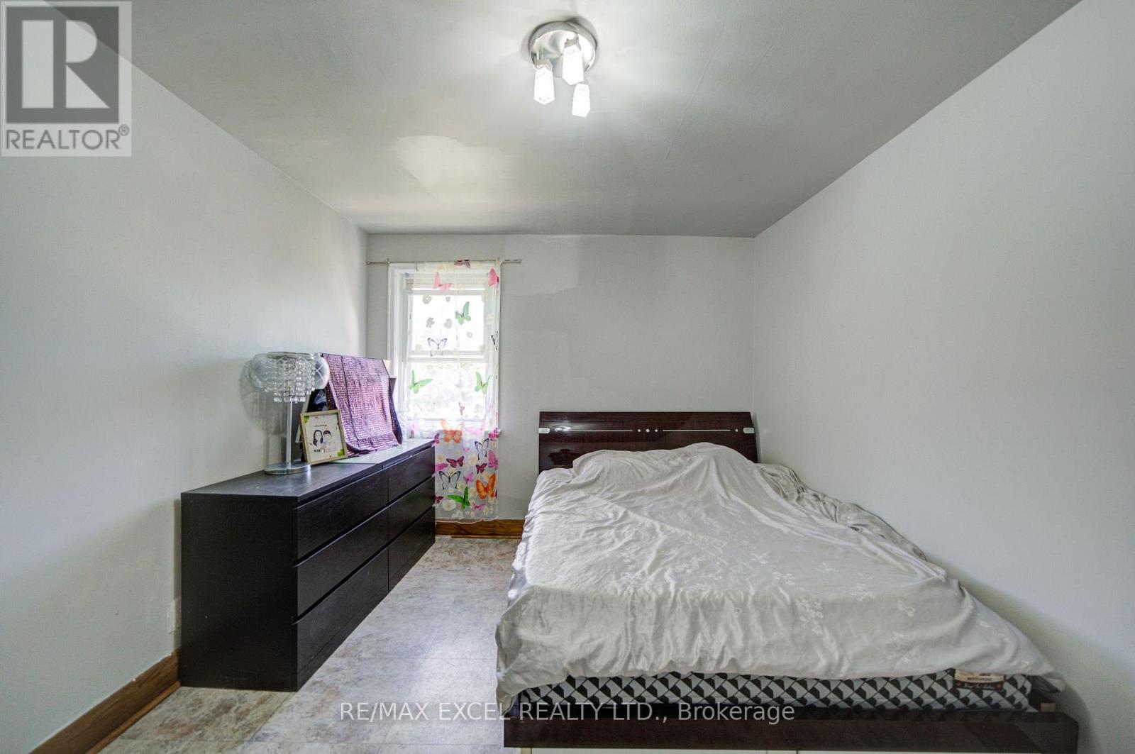 39 KILMARNOCK AVENUE - Image 18