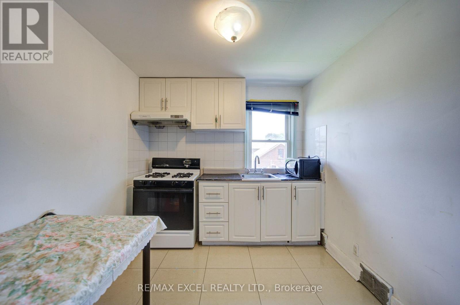 39 KILMARNOCK AVENUE - Image 19