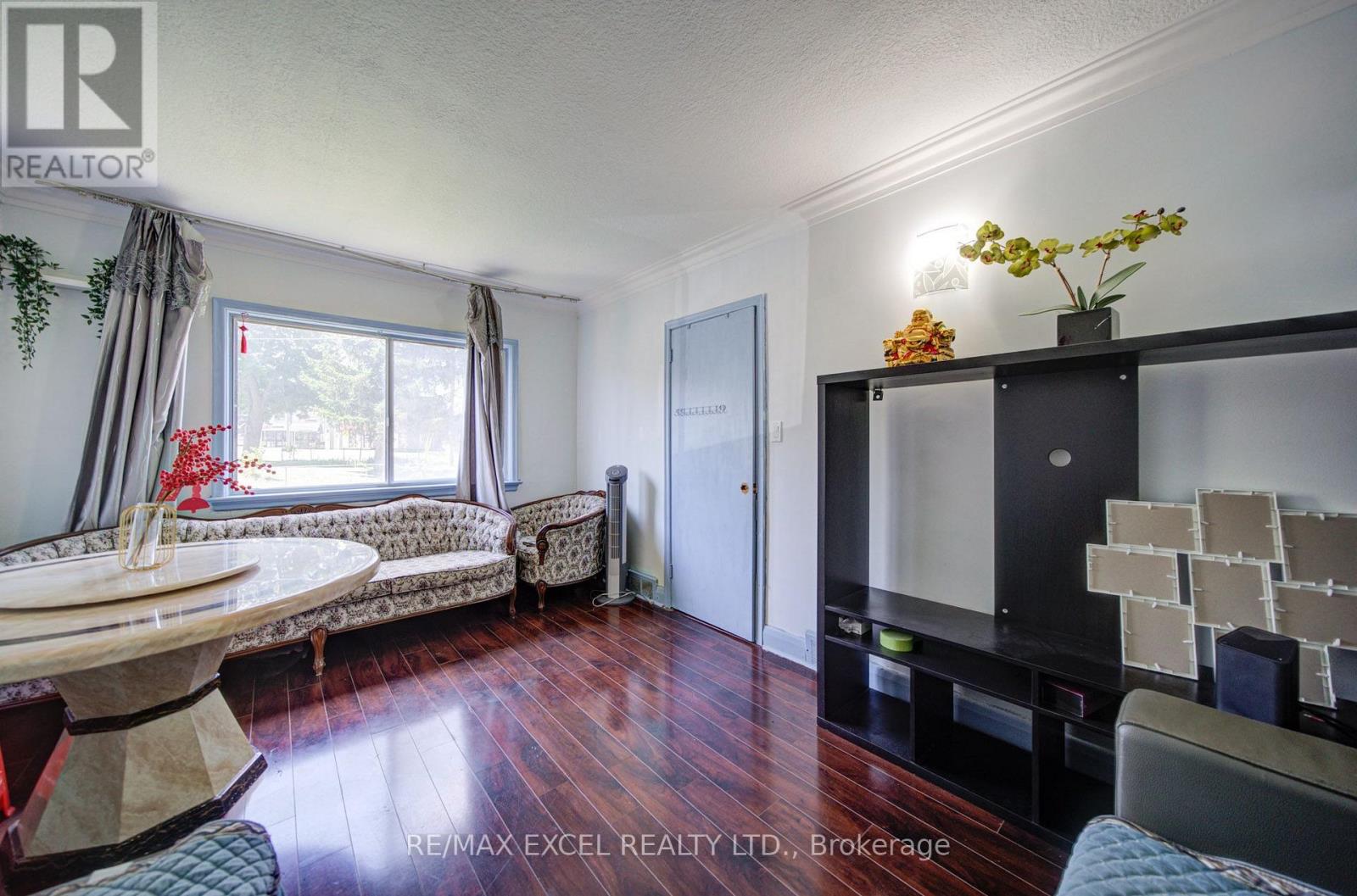 39 KILMARNOCK AVENUE - Image 8
