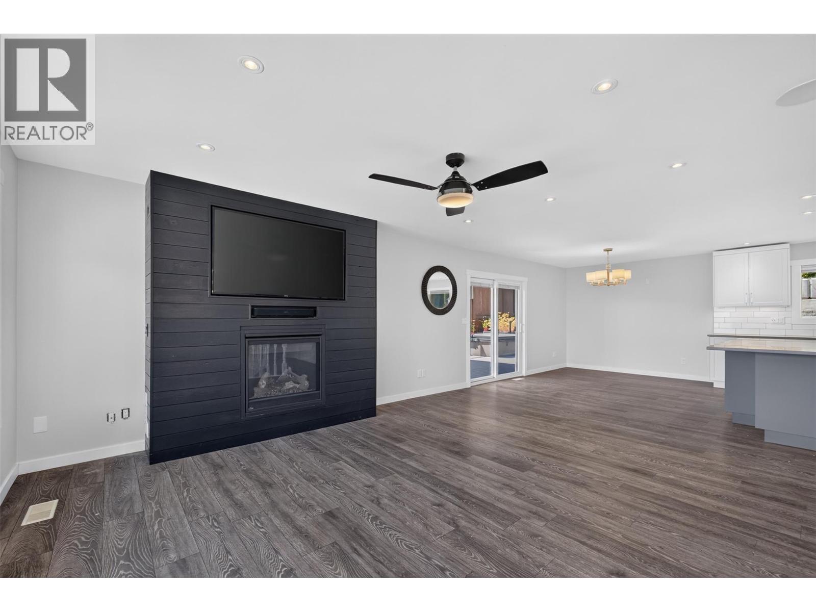 3752 Glenway Road - 5