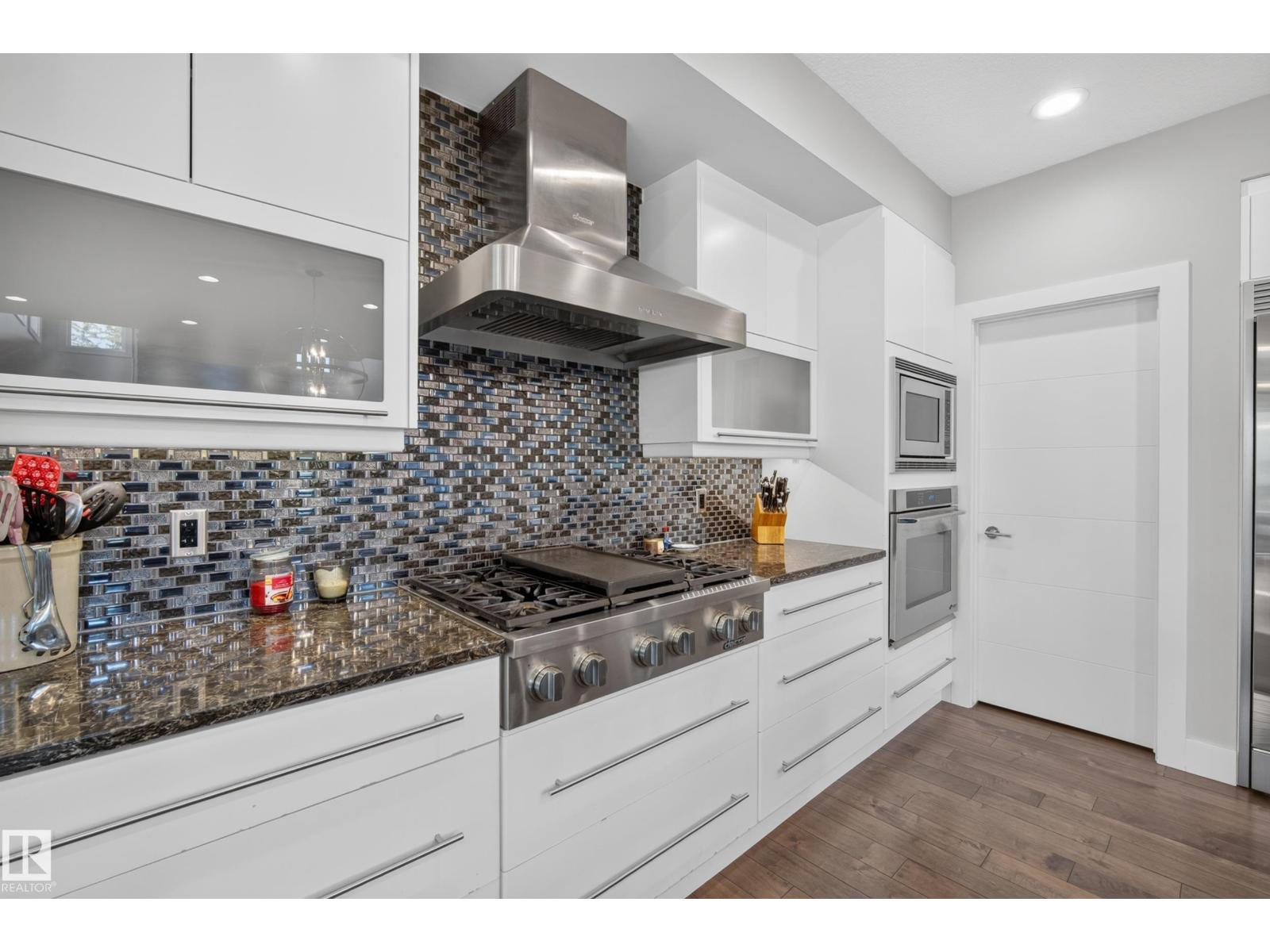 #16 51511 RGE ROAD 264 - 27