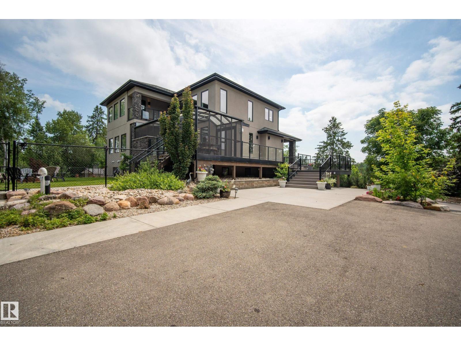 #16 51511 RGE ROAD 264 - 4