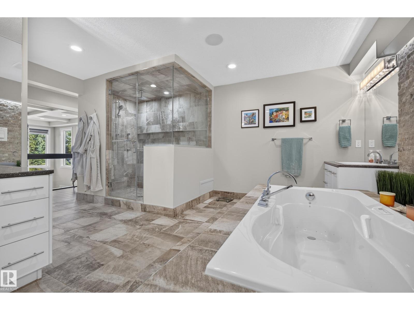 #16 51511 RGE ROAD 264 - 48