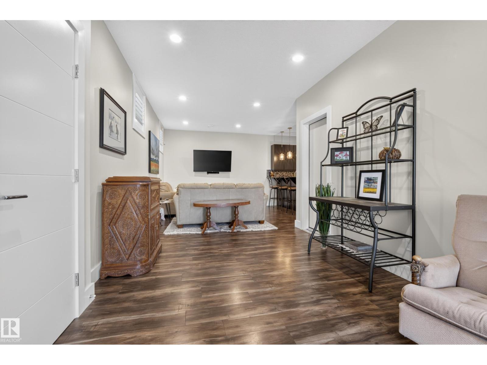 #16 51511 RGE ROAD 264 - 62