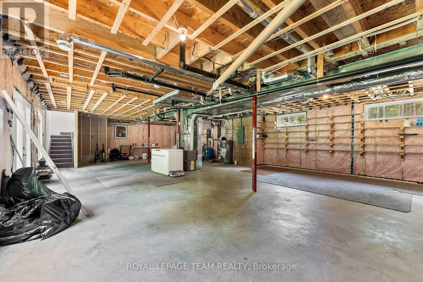 405 CALVIN ROAD - Image 24