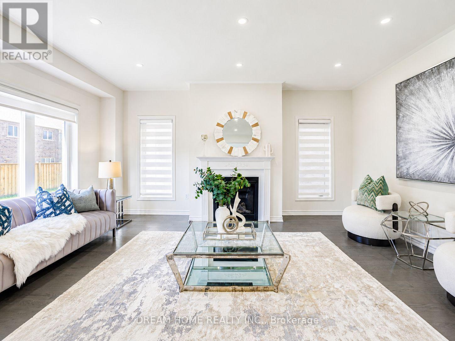 7 CHARLES WHITE COURT - 18
