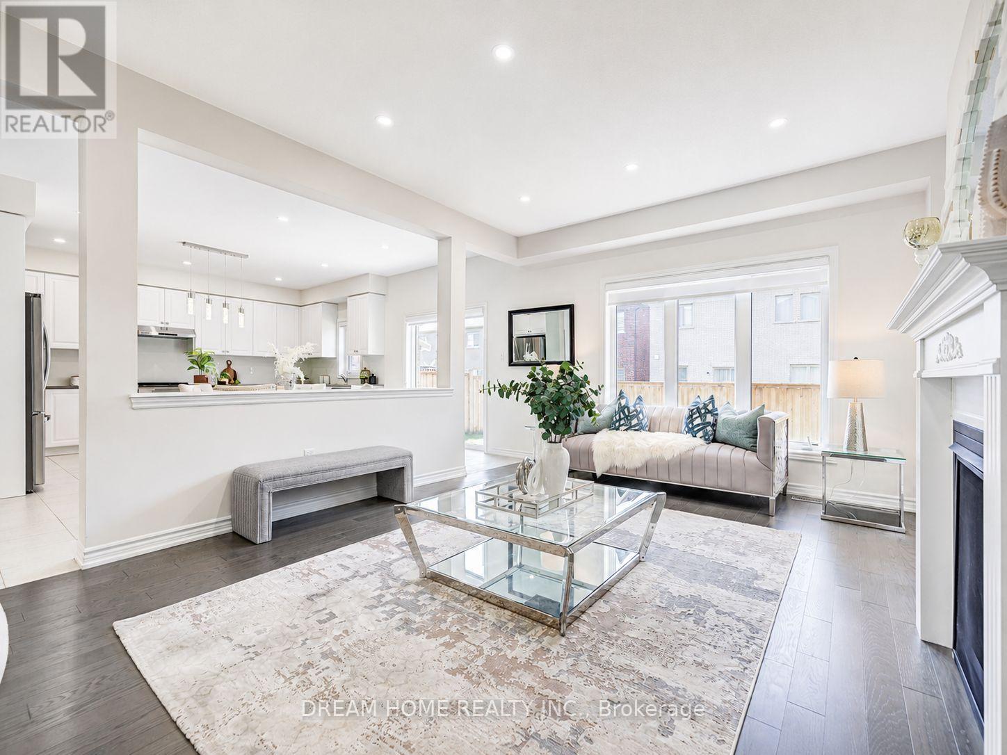 7 CHARLES WHITE COURT - 20