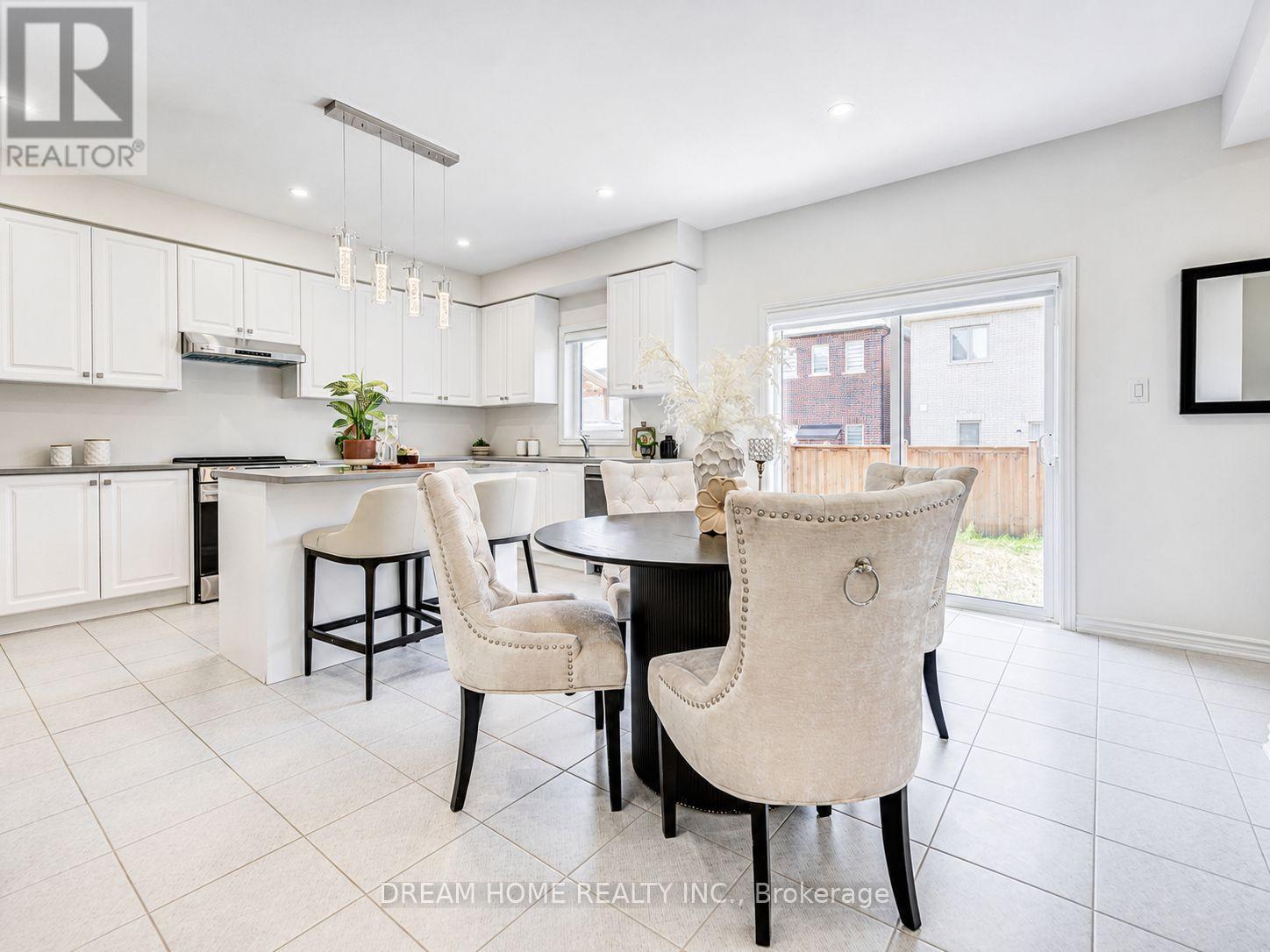 7 CHARLES WHITE COURT - 21