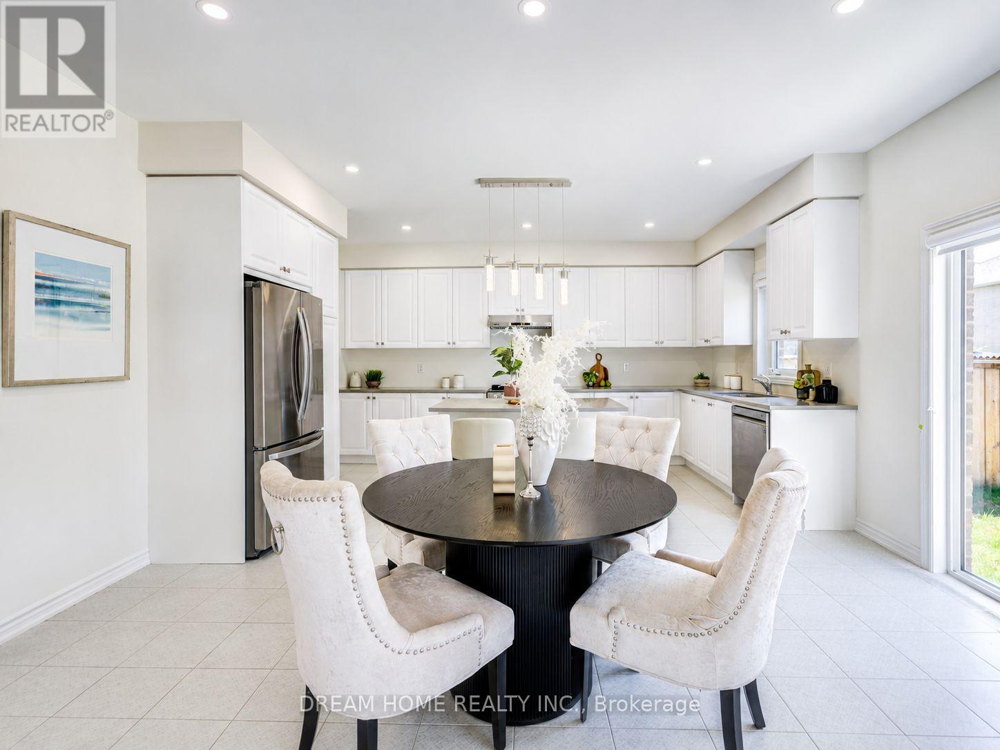 7 CHARLES WHITE COURT - 22