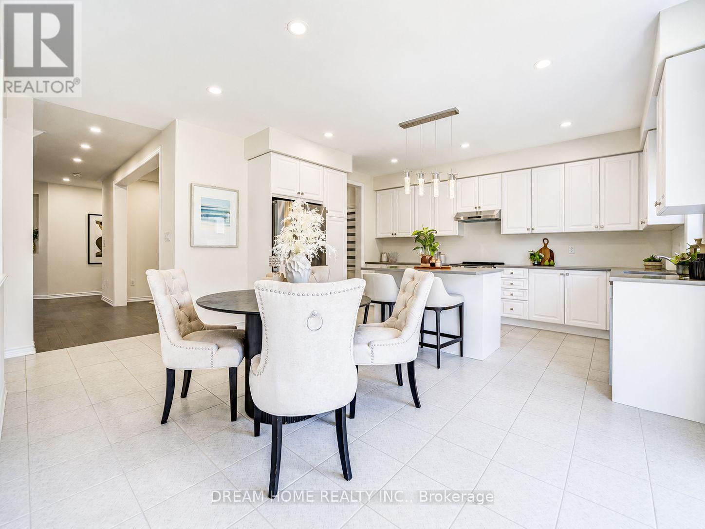 7 CHARLES WHITE COURT - 23