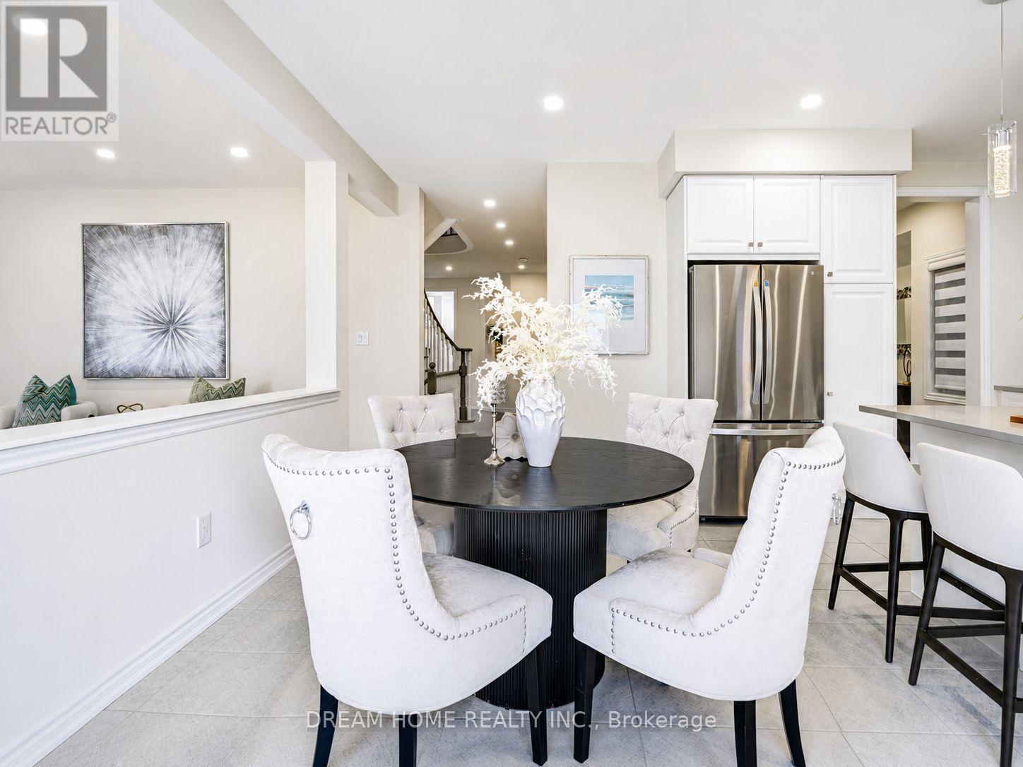 7 CHARLES WHITE COURT - 24