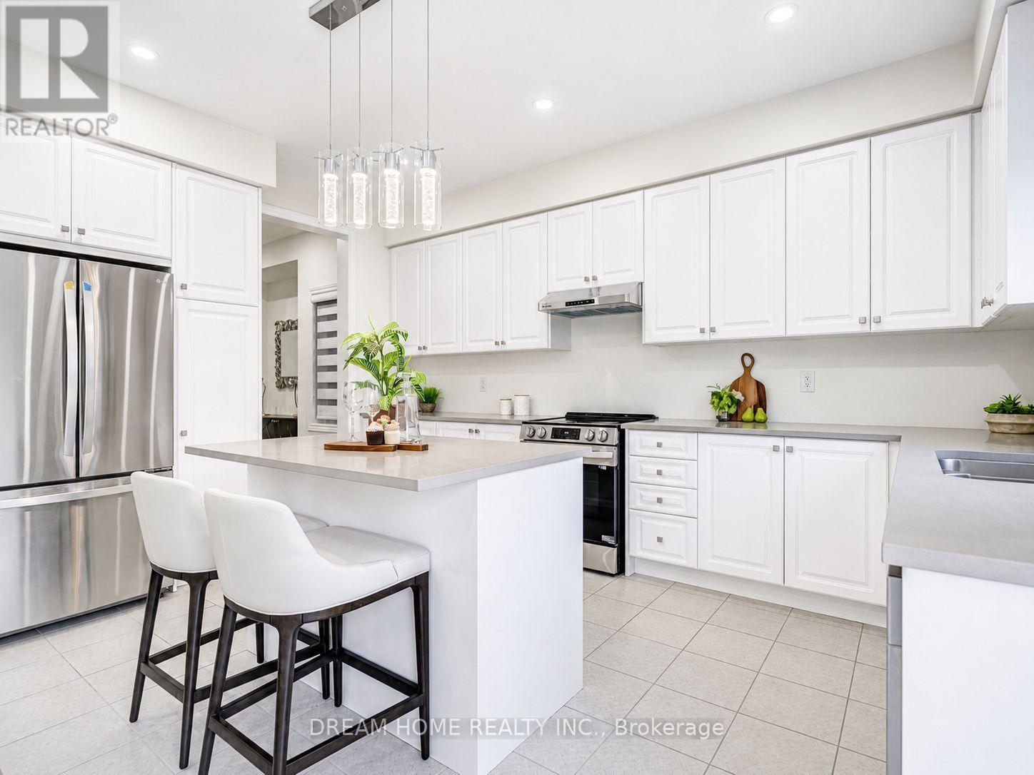 7 CHARLES WHITE COURT - 25