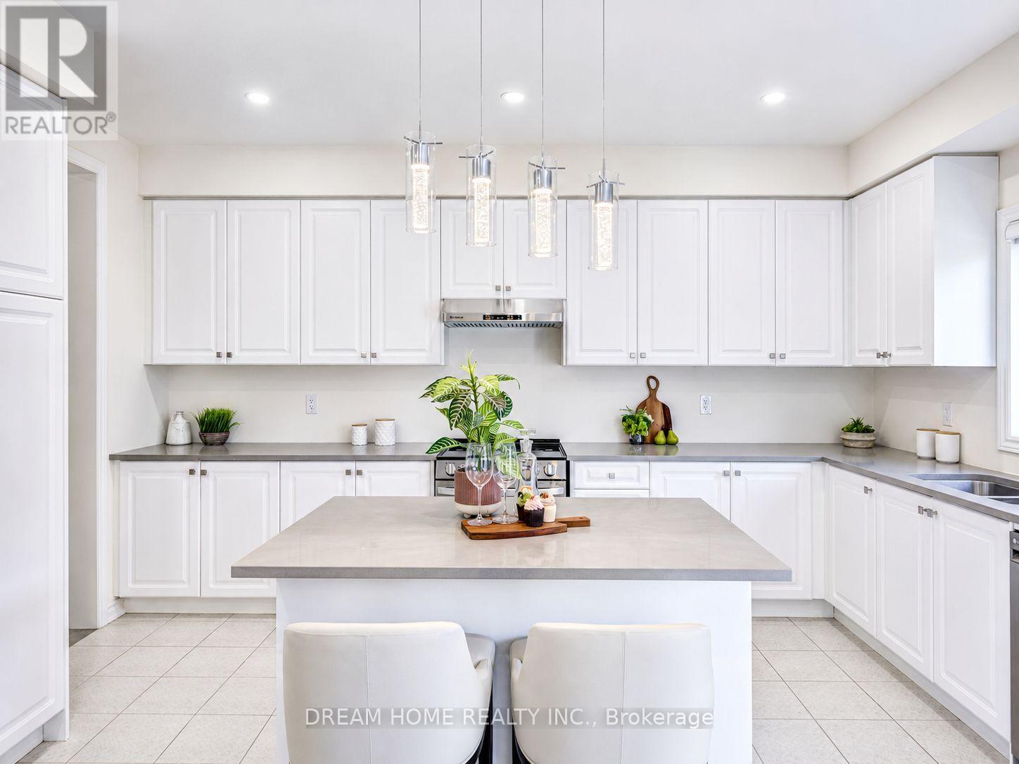 7 CHARLES WHITE COURT - 26