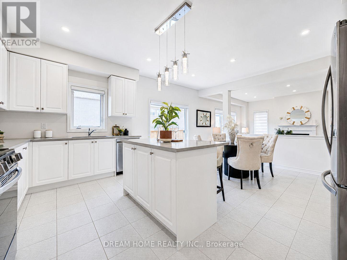 7 CHARLES WHITE COURT - 28