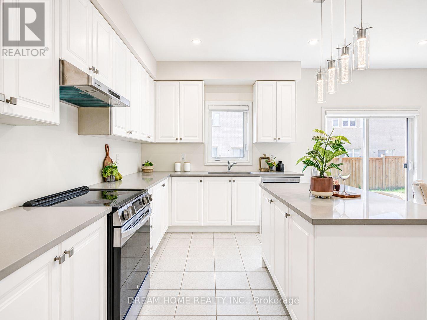 7 CHARLES WHITE COURT - 29