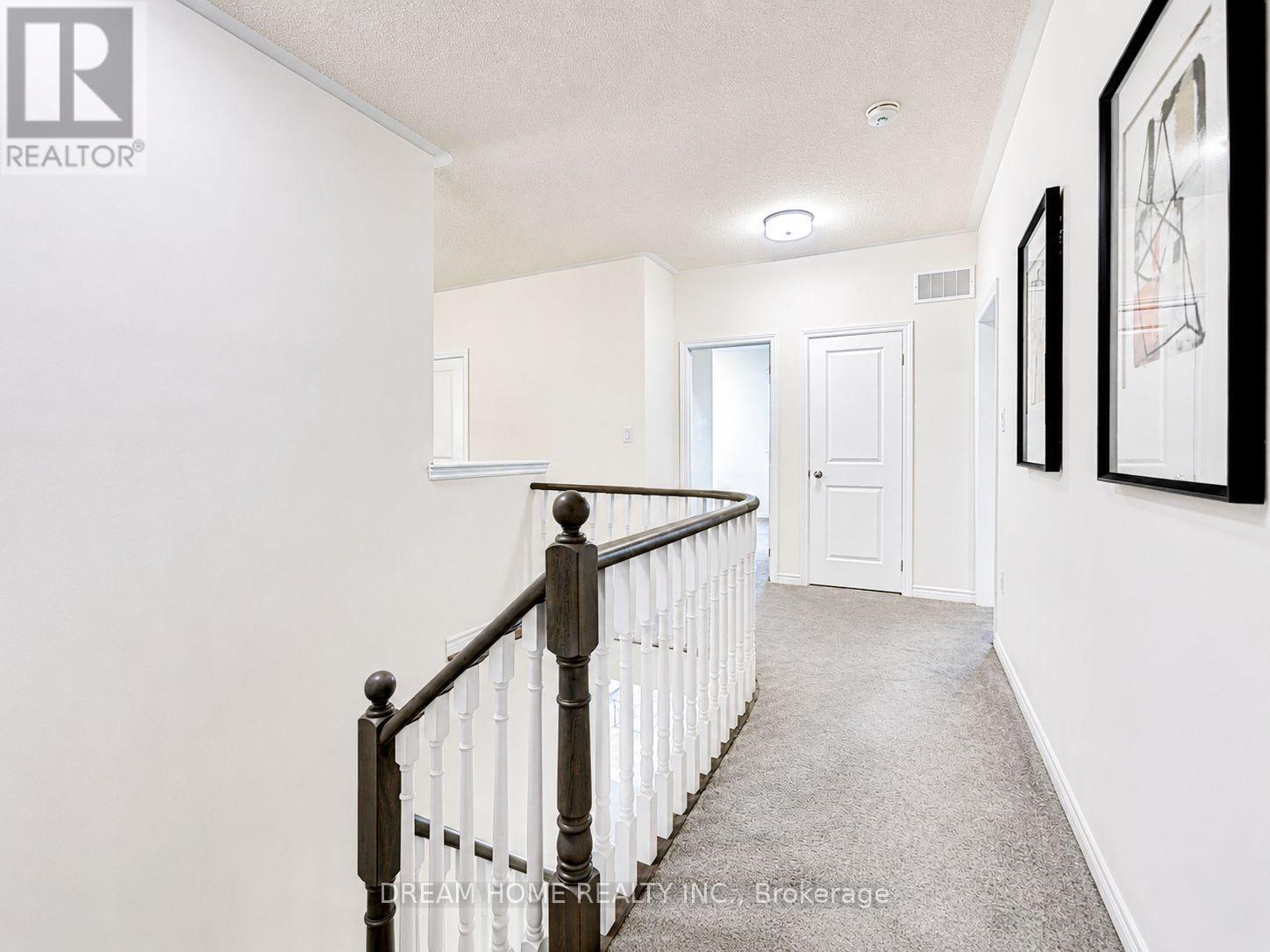 7 CHARLES WHITE COURT - 30
