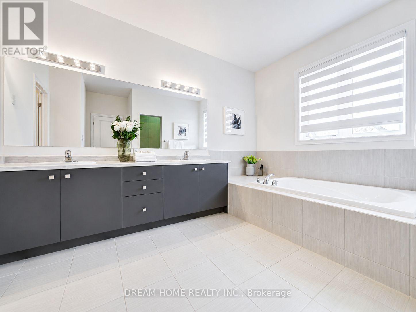 7 CHARLES WHITE COURT - 39