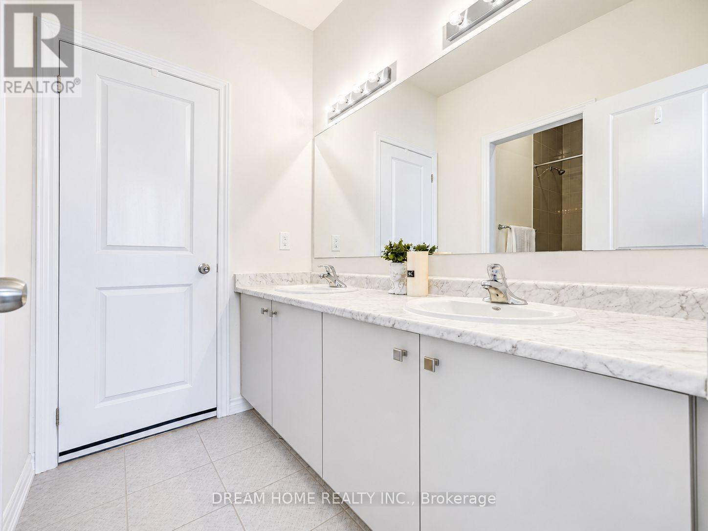 7 CHARLES WHITE COURT - 44