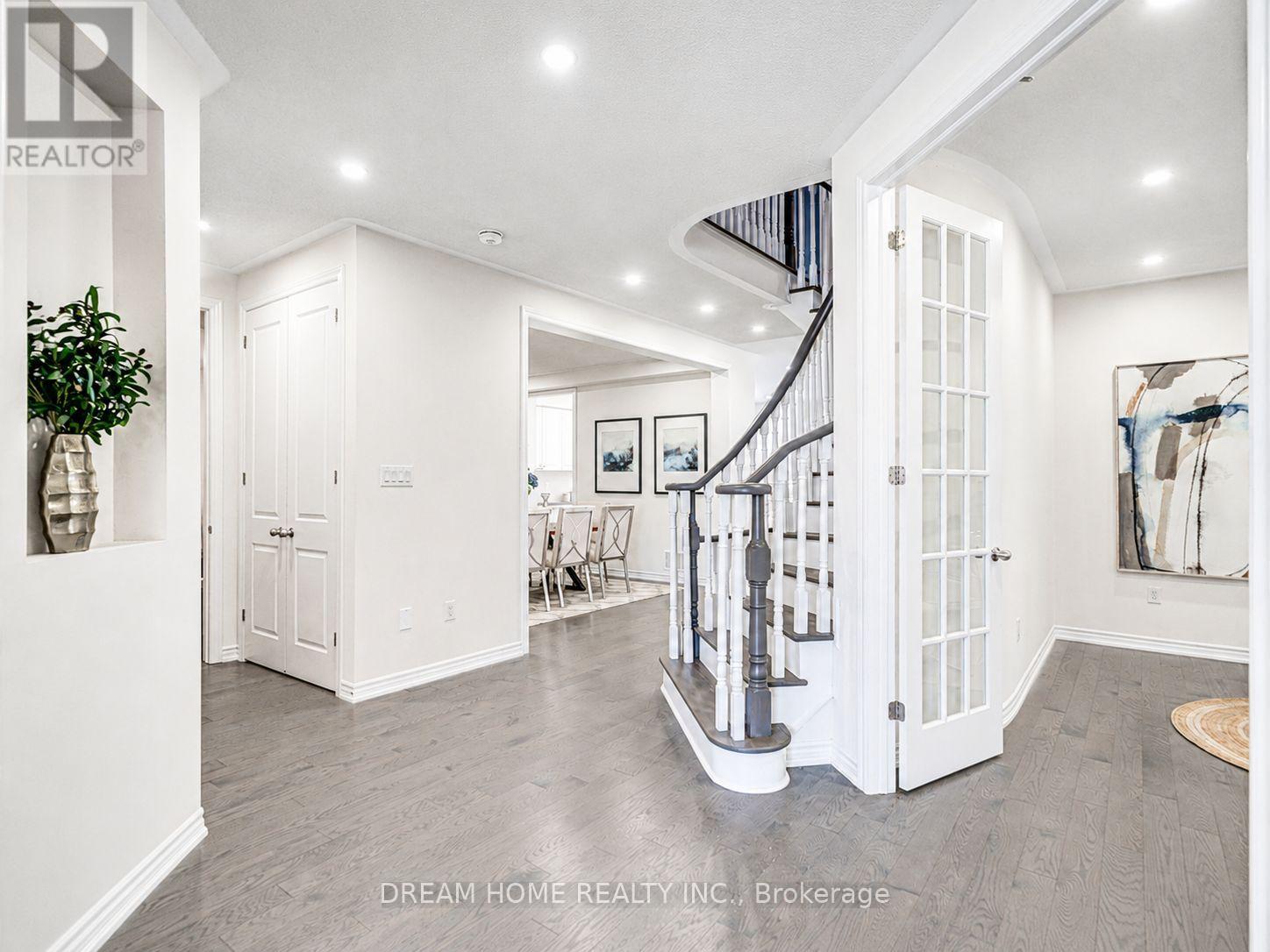 7 CHARLES WHITE COURT - 7