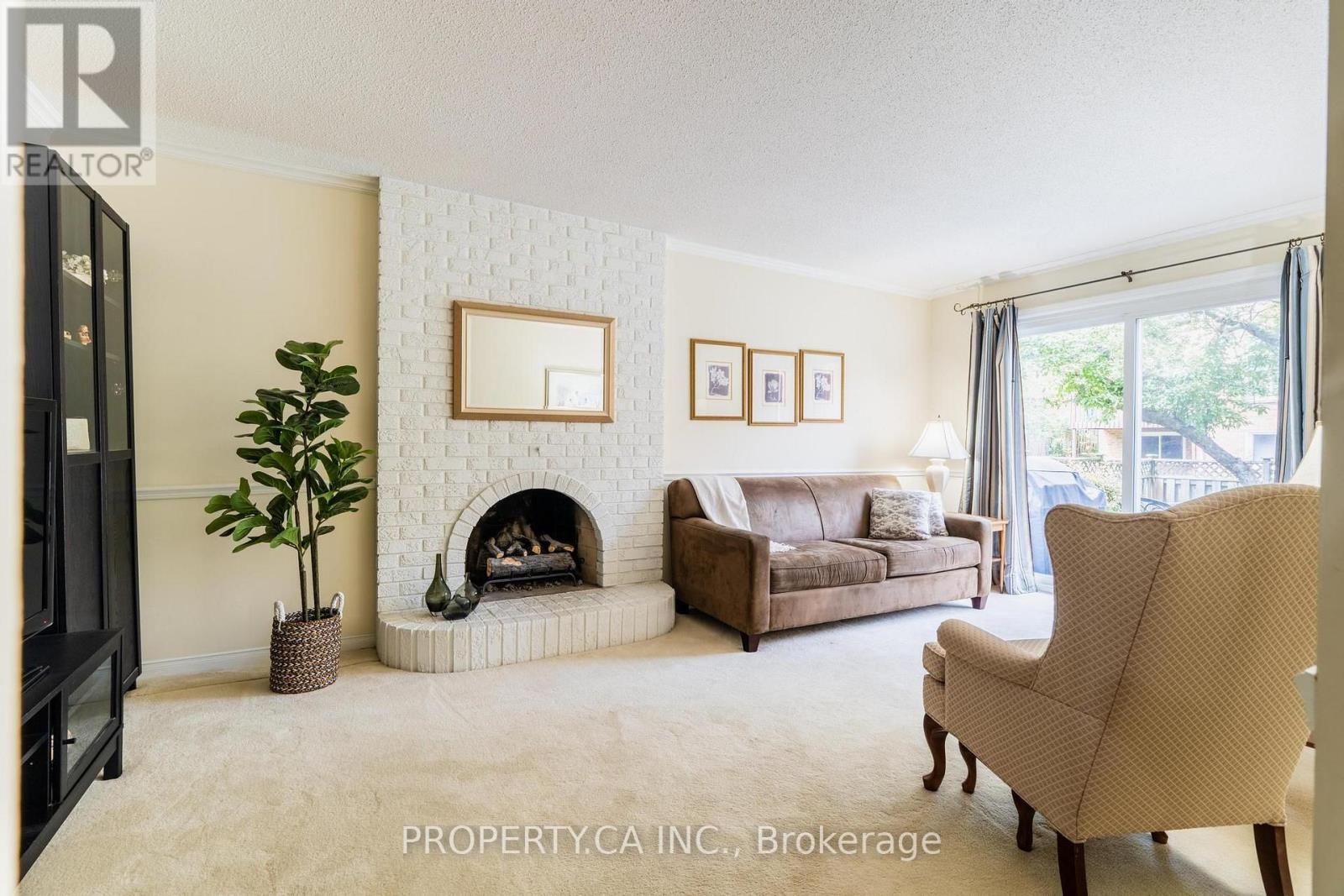 40 BUCHANAN DRIVE - 12