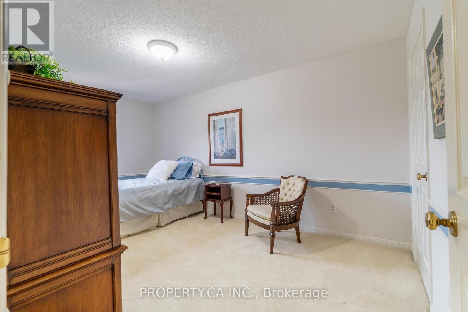 40 BUCHANAN DRIVE - 24