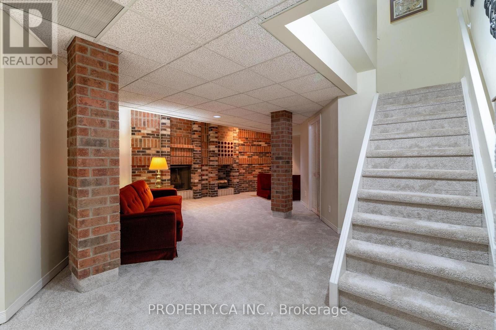 40 BUCHANAN DRIVE - 27