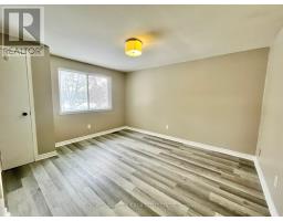 11 Chaucer Crescent, Barrie, ON L4N4T8 Photo 10