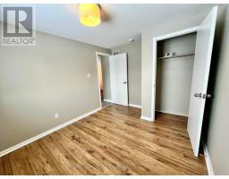 11 Chaucer Crescent, Barrie, ON L4N4T8 Photo 7