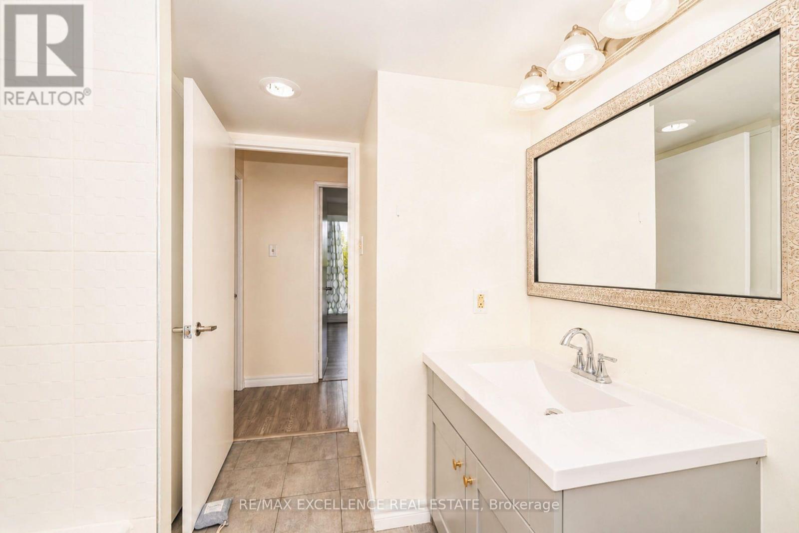 #202 4205 SHIPP DRIVE - Image 29