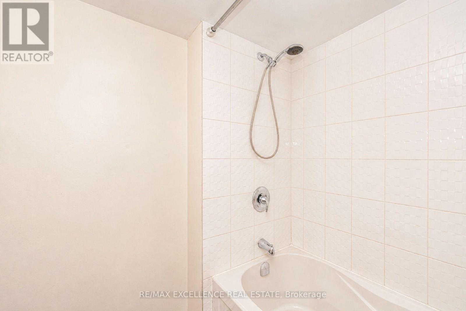 #202 4205 SHIPP DRIVE - Image 30