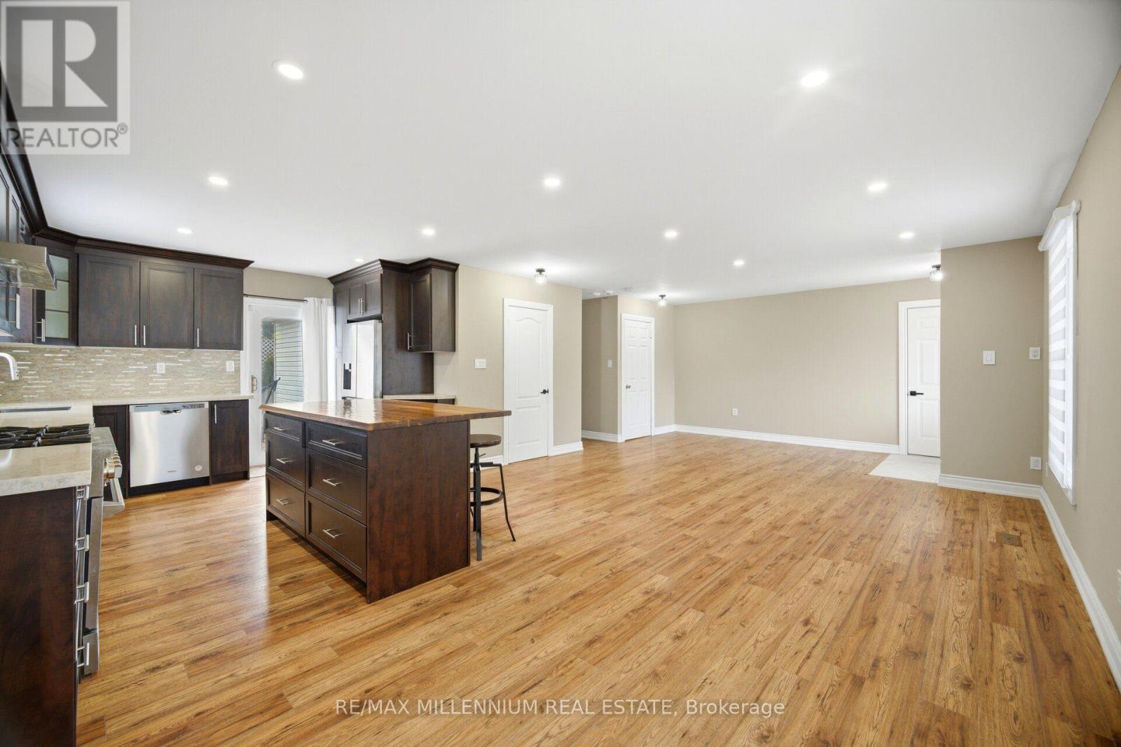 16 BRENDA BOULEVARD - 13