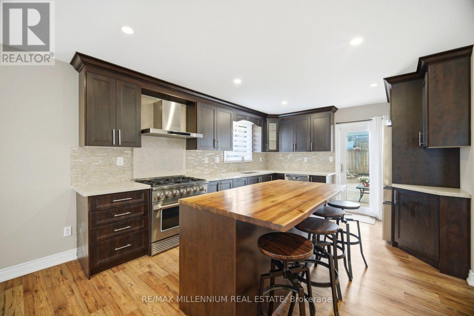16 BRENDA BOULEVARD - 15