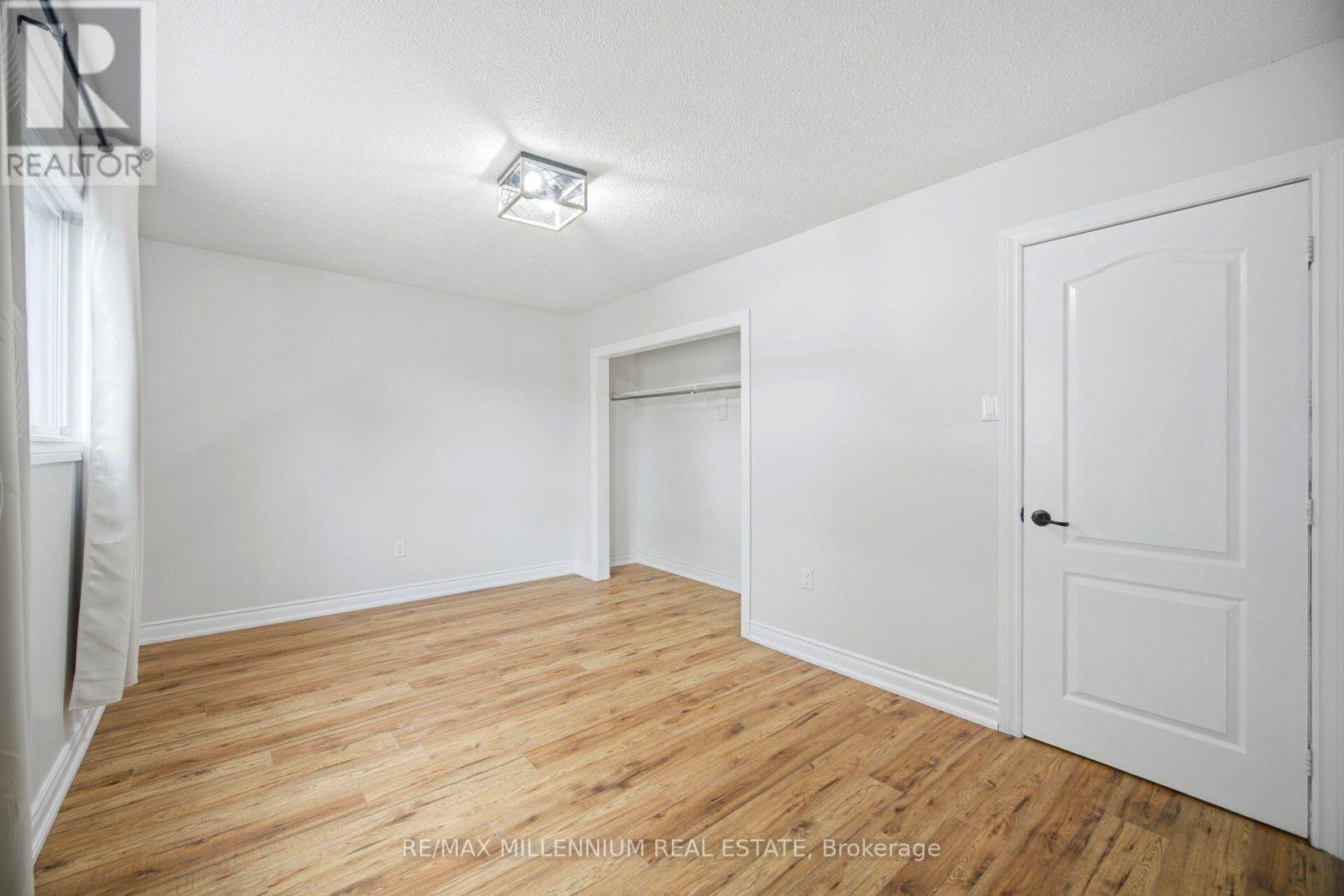 16 BRENDA BOULEVARD - 22