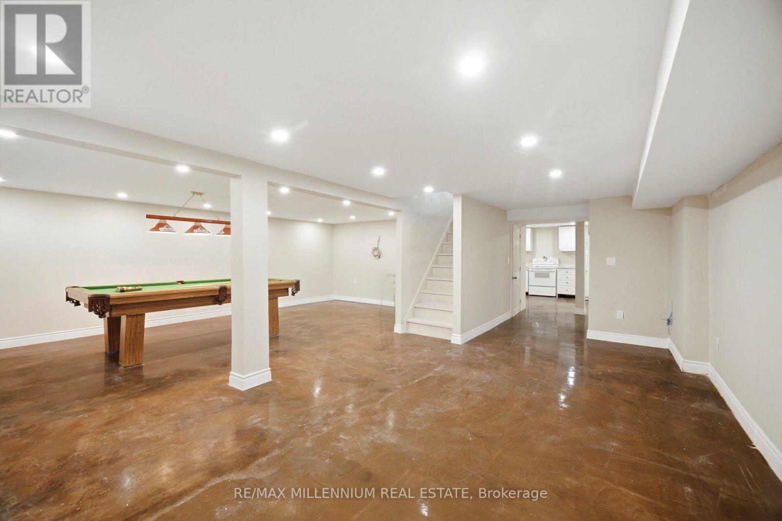 16 BRENDA BOULEVARD - 36